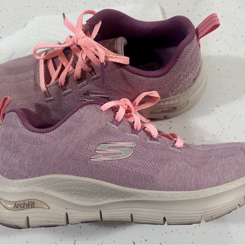 Skechers Lavender and Pink Arch Fit Athletic Walking Shoes - Women's